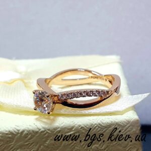 Заручальне кільце з діамантами