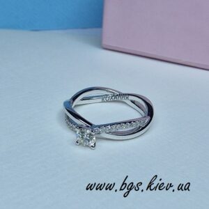 Кільце з діамантами