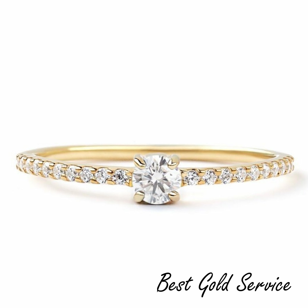 Золотое кольцо с топазом и бриллиантами