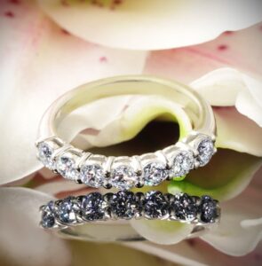 Кільце з рожевого золота в стилі тіффані